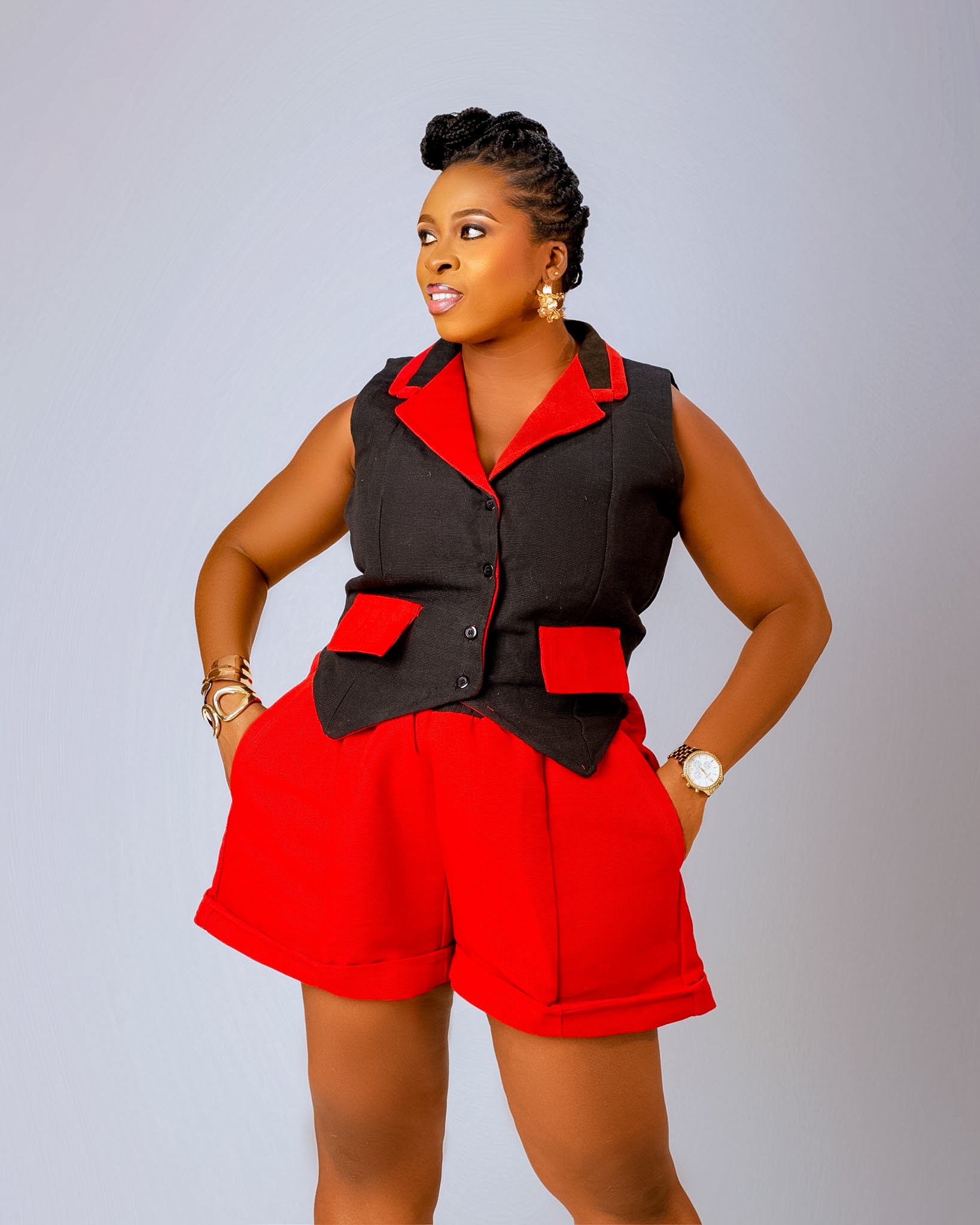 Bambi Sleeveless Top |  Black and Red Aṣọ Òkè