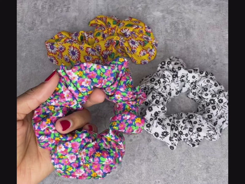 HAIR SCRUNCHIES